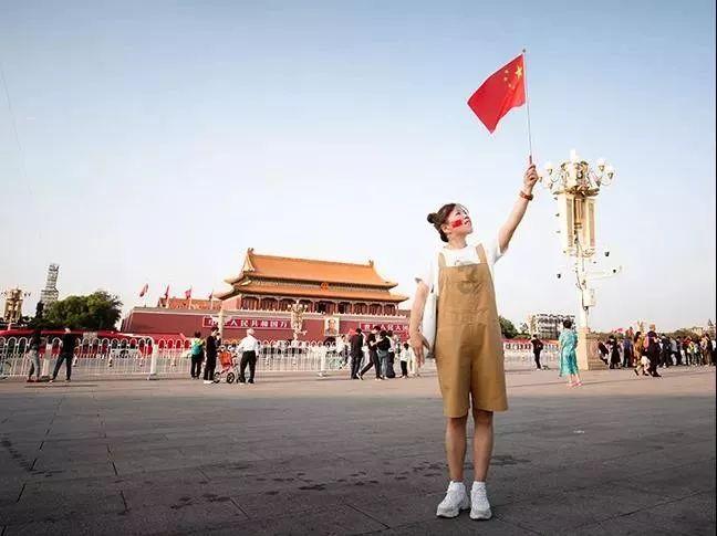 厦门口岸单航次最大批量汽车出口!3700余辆汽车登上“巨无霸”驶向欧洲!